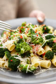 Broccoli with penne oven dish