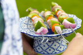 Vegetable skewers to put on the barbecue
