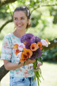 Dame met boeket