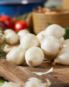 Mini onions white, Allium cepa