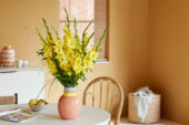 Gladdies in vase, Gladiolus Luna