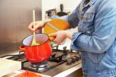 Stirring in cooking pot