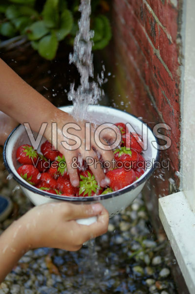 Aardbeien wassen