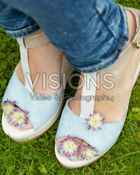 Delphinium decoratie op schoenen Delphinium decoratie op schoenen