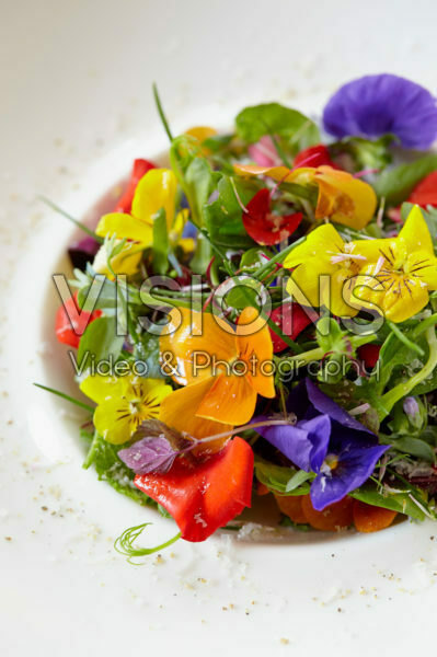Kruiden-bloemen salade
