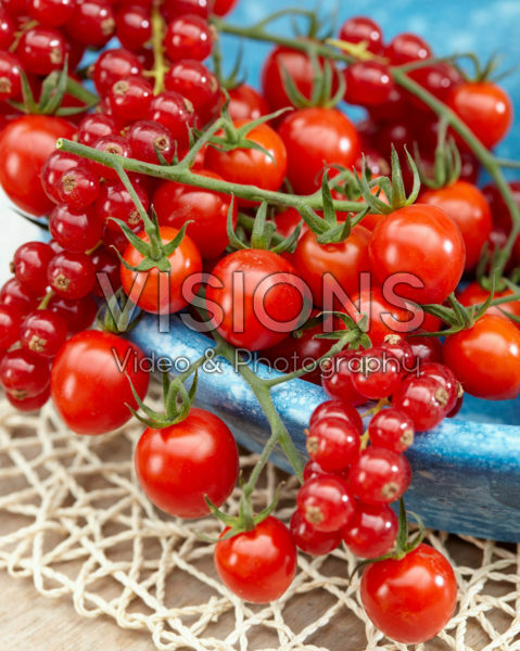 Solanum lycopersicum Tutti Frutti™ F1 Red Berry