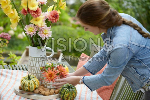 Decorating garden table
