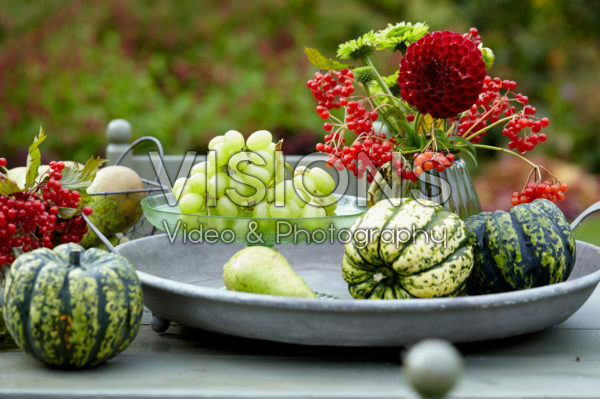 Decoratief fruit en bloemen