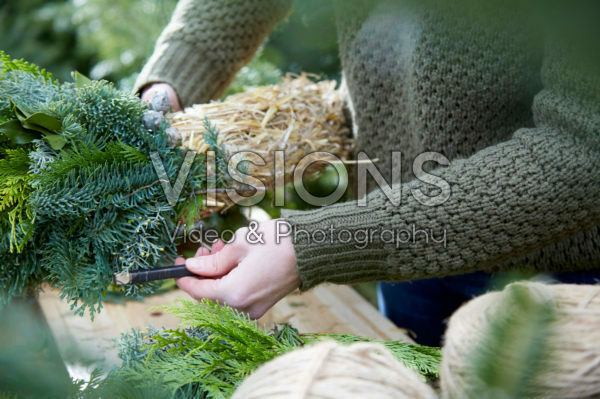 Make your own christmas wreath
