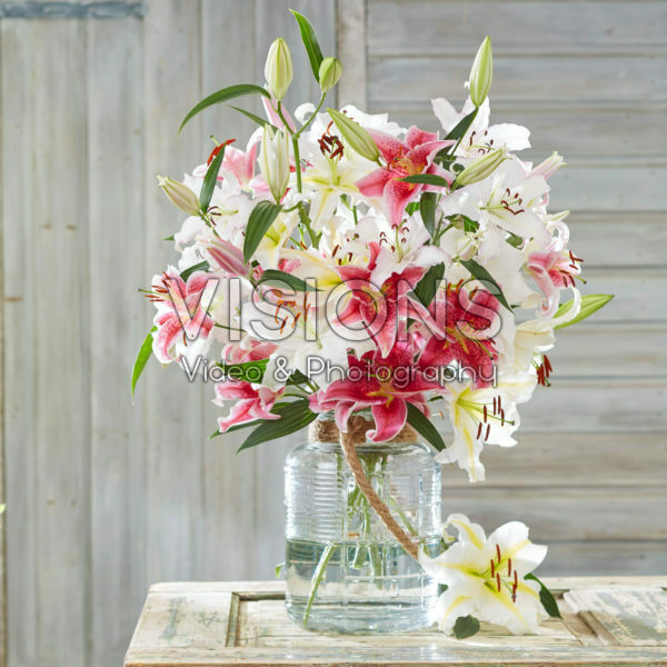Mixed lily bouquet