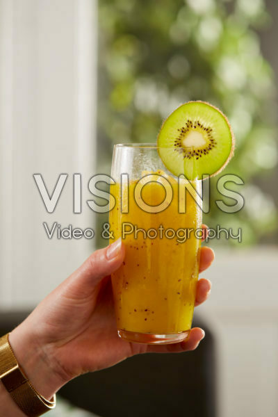 Orange and kiwi juice Orange and kiwi juice