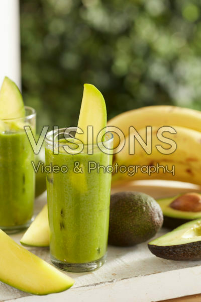 Smoothie mango, avocado, appel en banaan Smoothie mango, avocado, appel en banaan