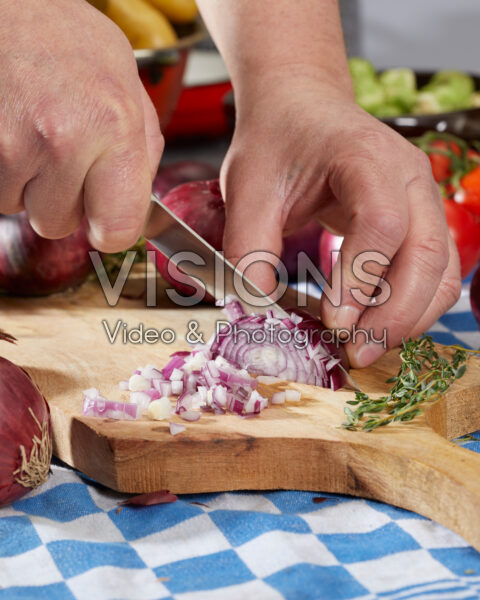 Cutting onions