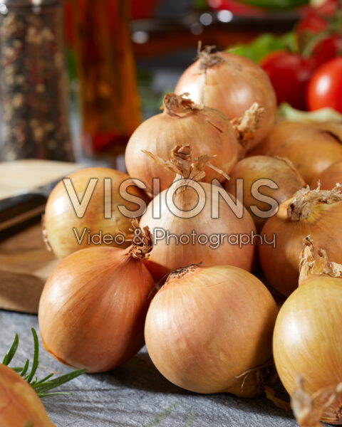 Yellow onions, Allium cepa Yellow onions, Allium cepa