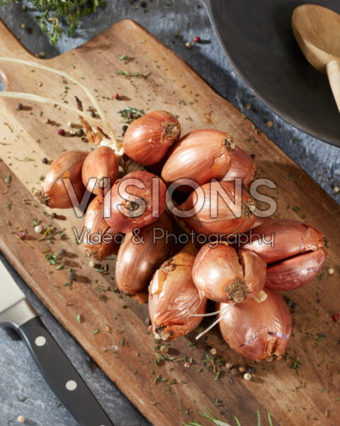 Shallots, Allium ascalonicum Shallots, Allium ascalonicum