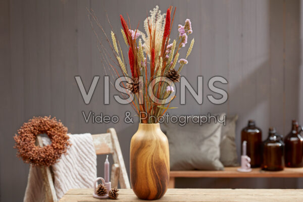 Dried flower bouquet in vase Dried flower bouquet in vase