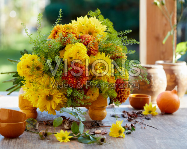 Chrysanthemums in mixed bouquet