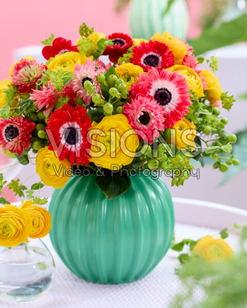 Gemengd boeket Anemone en Ranunculus