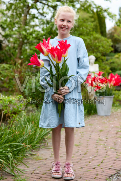 Meisje met Love Story tulpen Meisje met Love Story tulpen