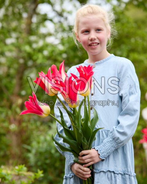 Meisje met Love Story tulpen Meisje met Love Story tulpen