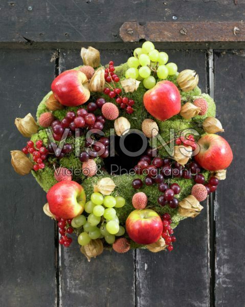 Fruit wreath